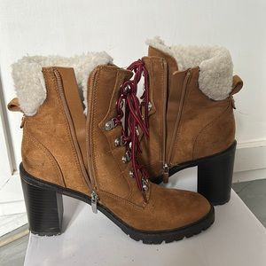 Heeled boots